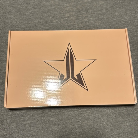 Jeffree Star Chocolate Soft Touch Hand Mirror - Picture 3 of 5